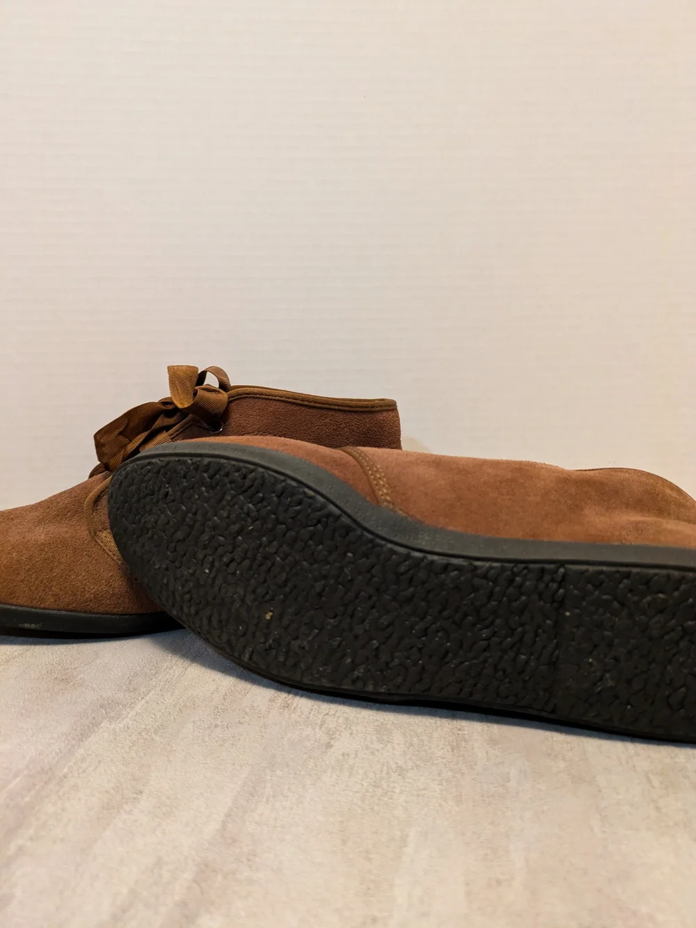 Vintage Keds brown suede ankle boots with lace-up ribbon style laces. Size 10 M.